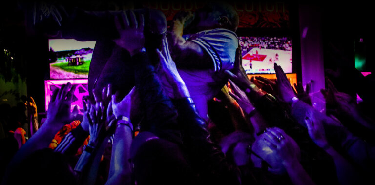 Tips to throw an epic party